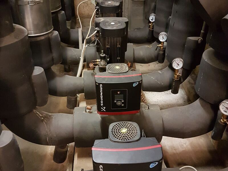 Servicetechniker bei der Arbeit